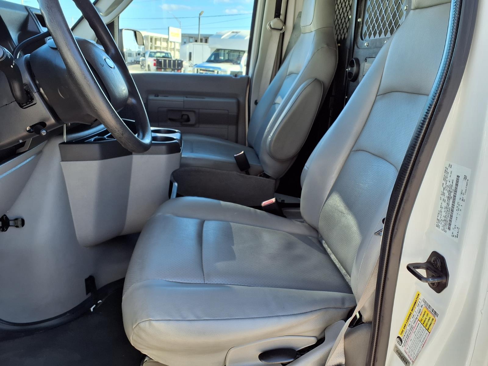 Used 2013 Ford E-250 - photo 17