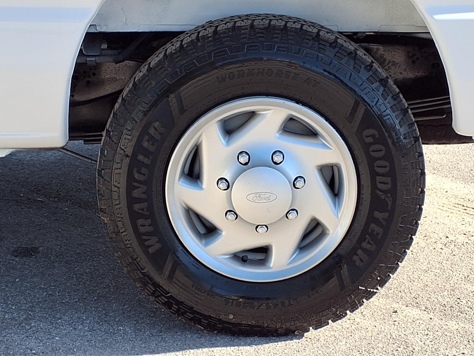 Used 2013 Ford E-250 - photo 39