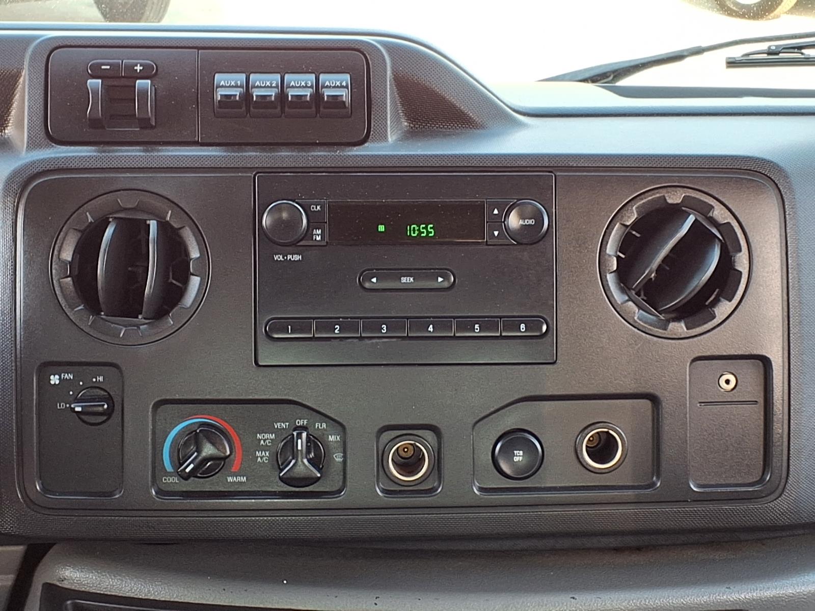 Used 2013 Ford E-250 - photo 13