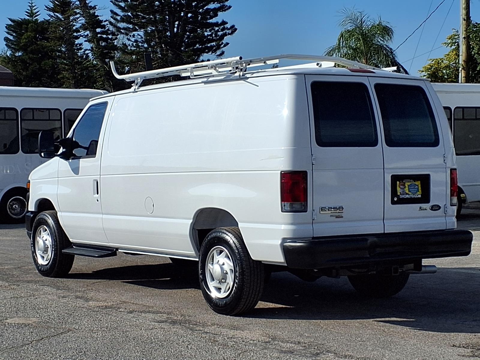 Used 2013 Ford E-250 - photo 8