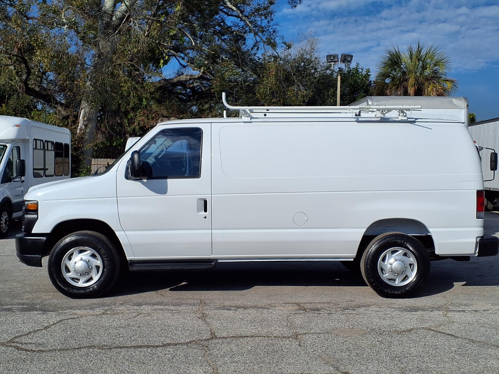 Used 2013 Ford E-250 - photo 9