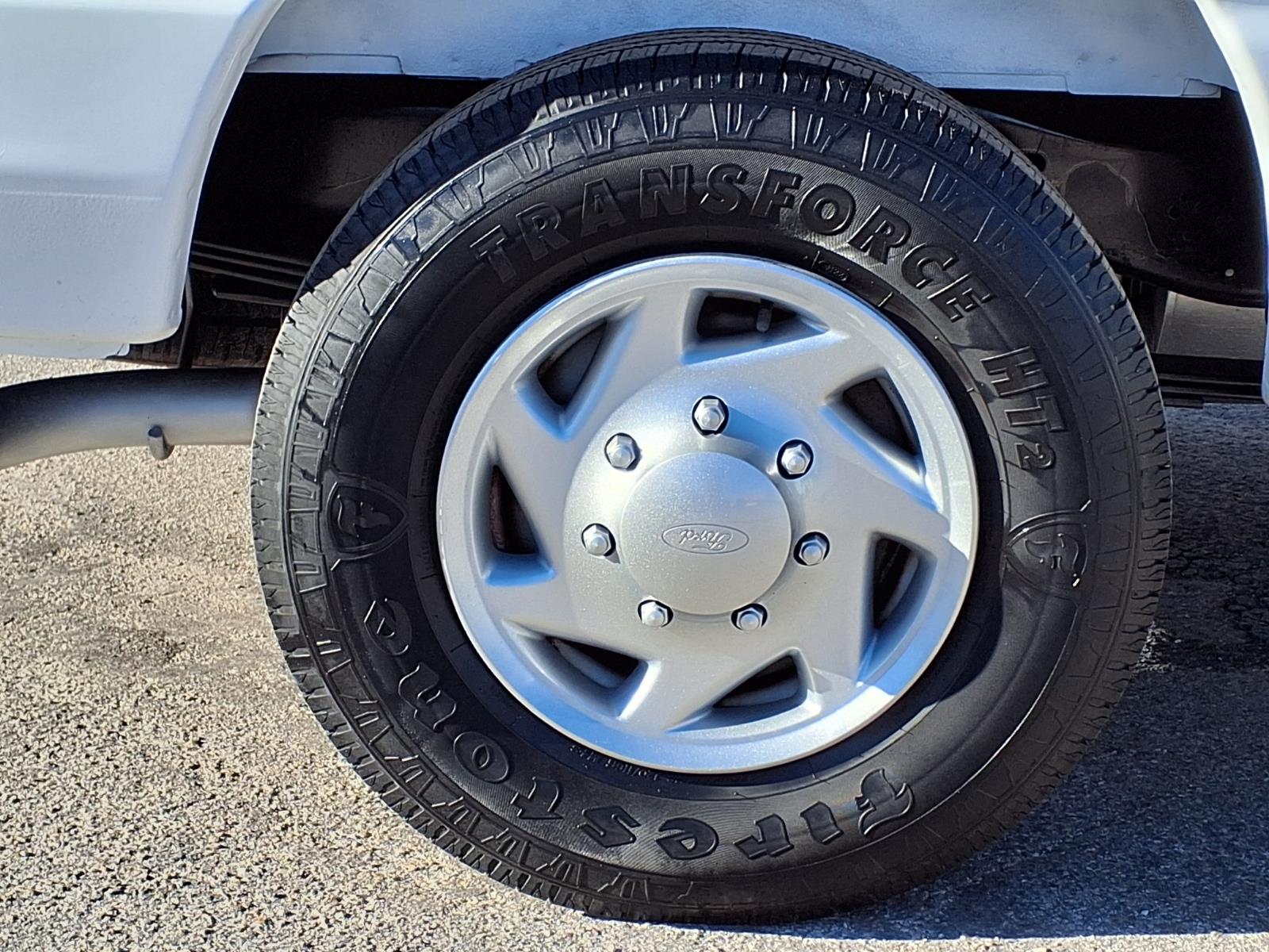 Used 2012 Ford E-250 - photo 40