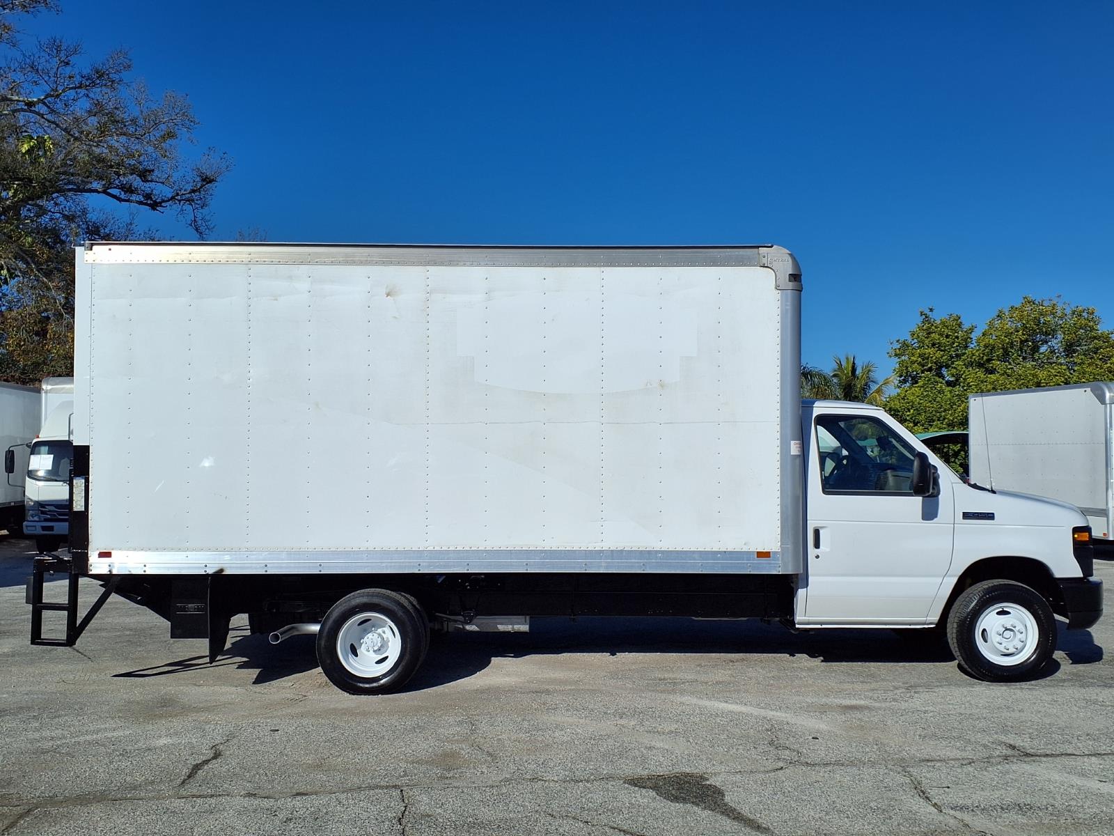 Used 2017 Ford E-450 - photo 6