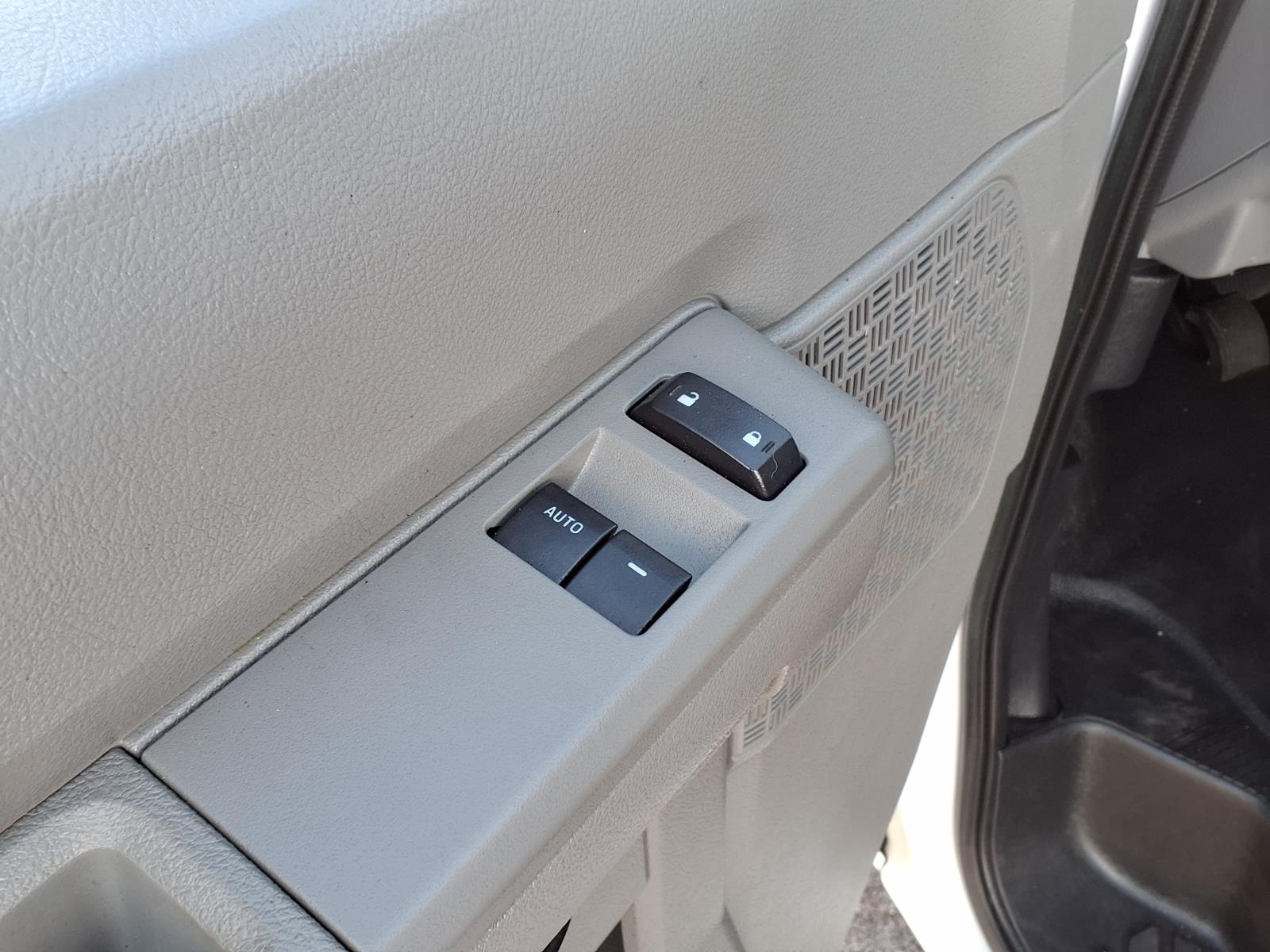 Used 2016 Ford E-350 - photo 17