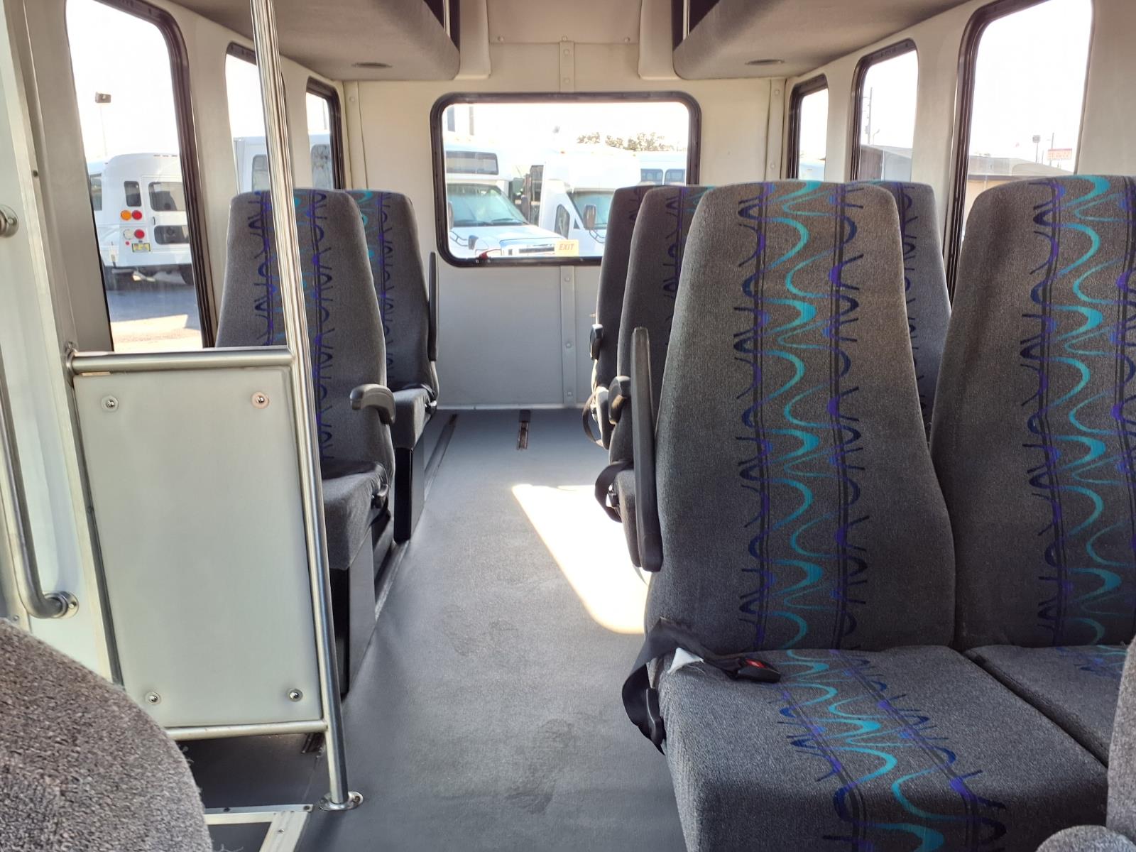 Used 2016 Ford E-350 - photo 19