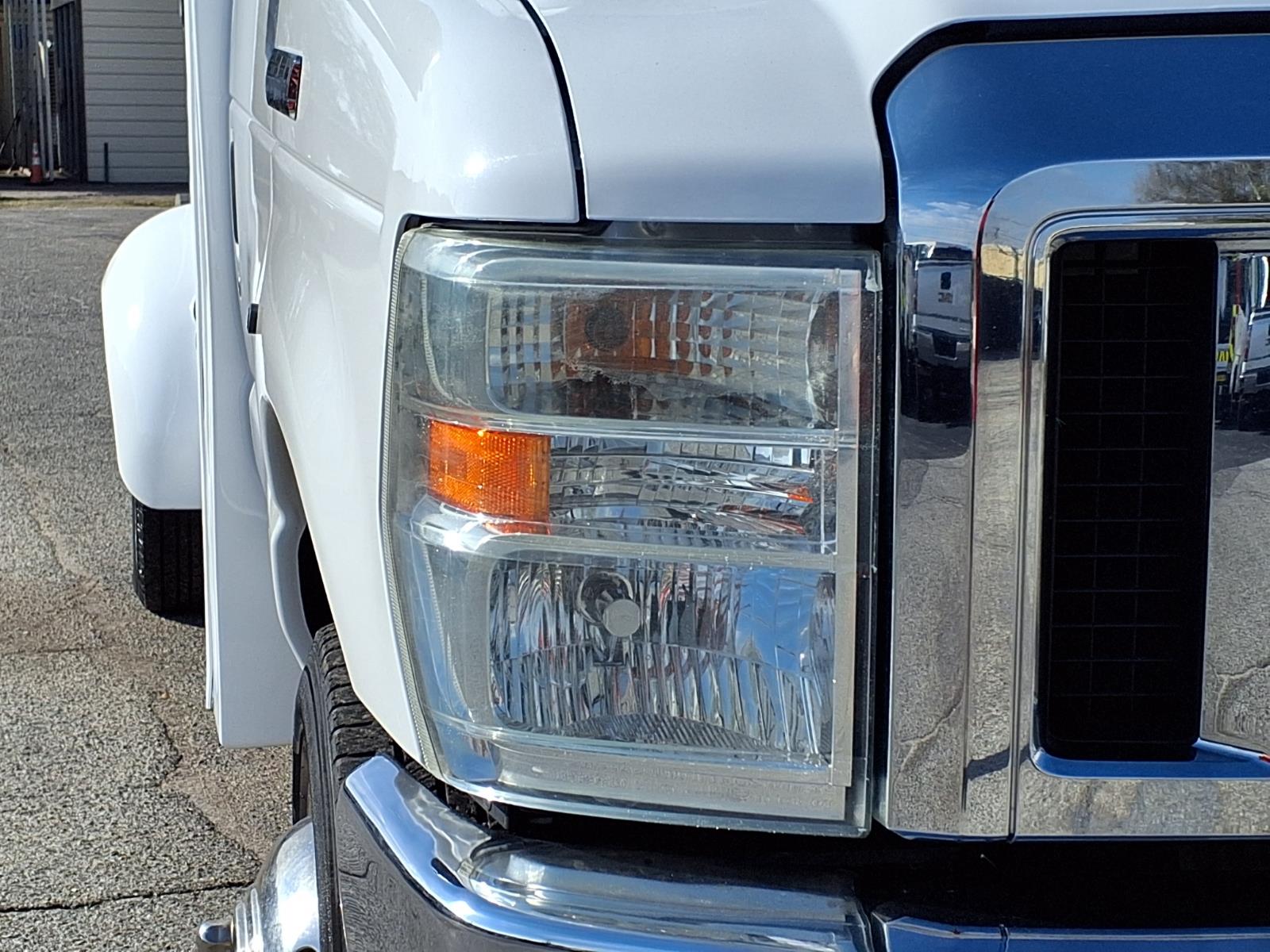 Used 2016 Ford E-350 Shuttle Bus - photo 2