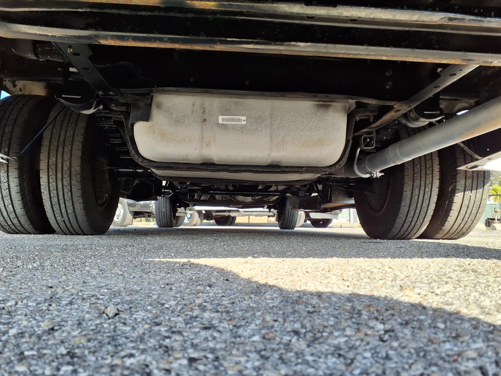 Used 2016 Ford E-350 - photo 26