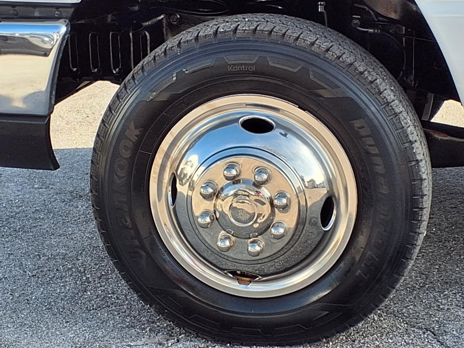 Used 2016 Ford E-350 - photo 39