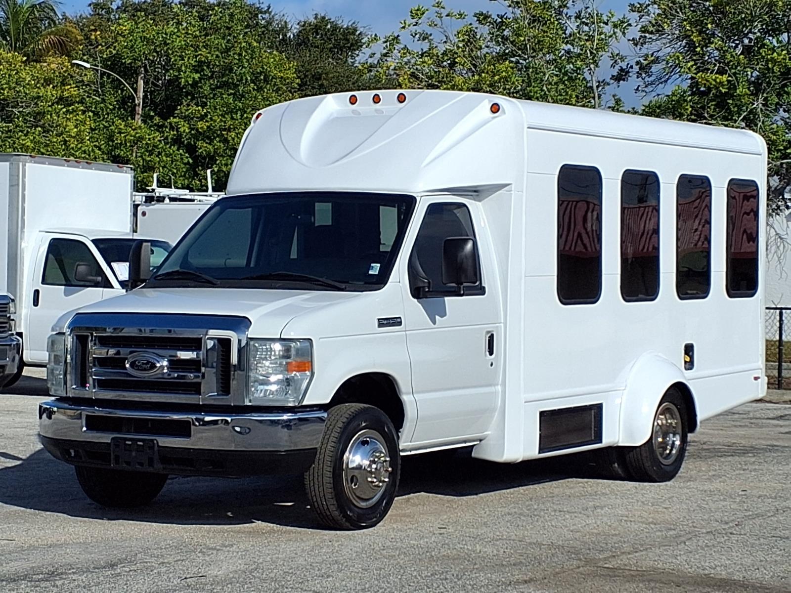 Used 2016 Ford E-350 - photo 10