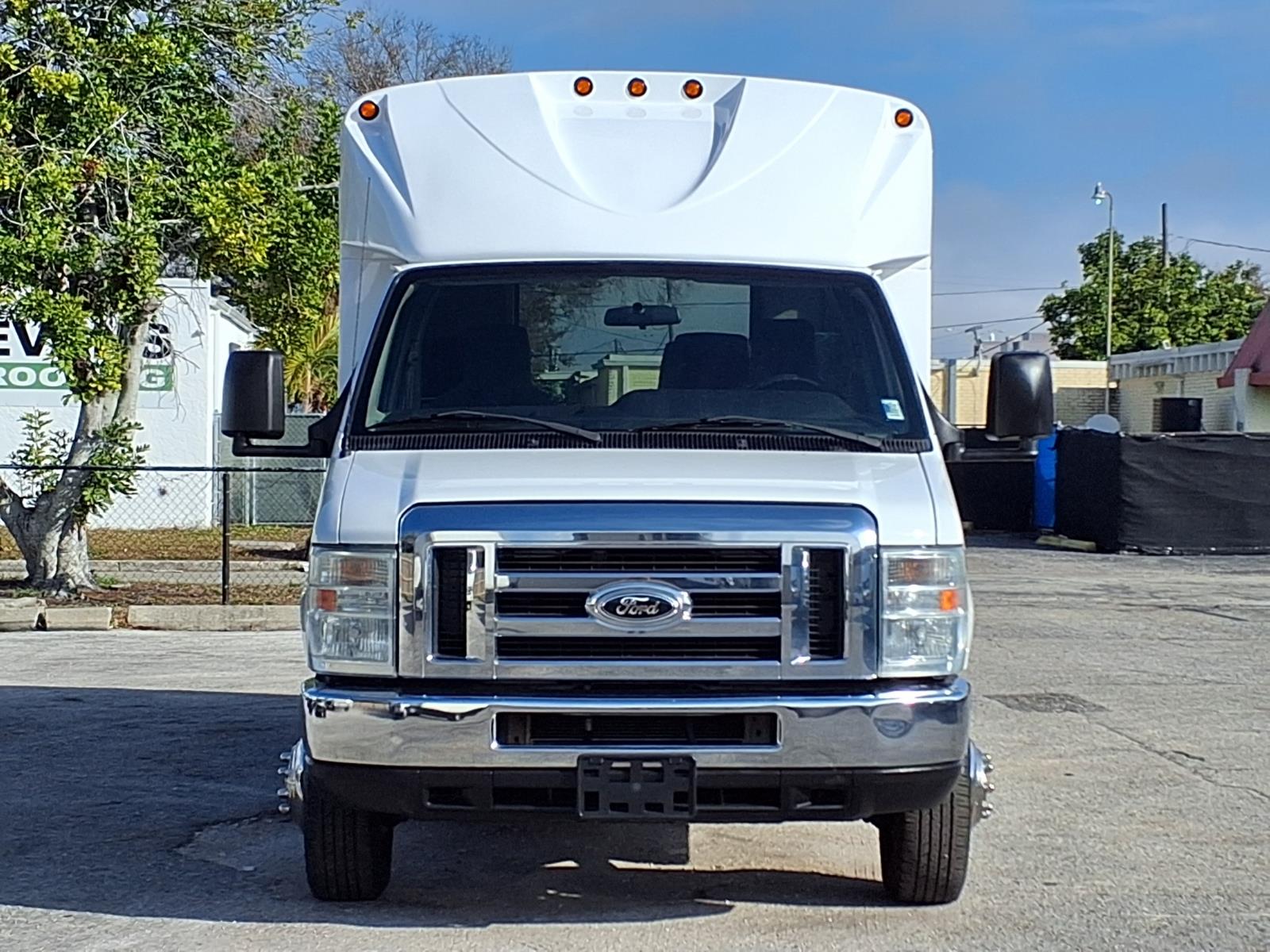 Used 2016 Ford E-350 - photo 11
