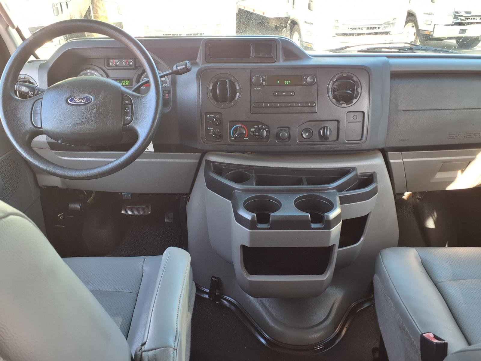 Used 2011 Ford E-350 - photo 12