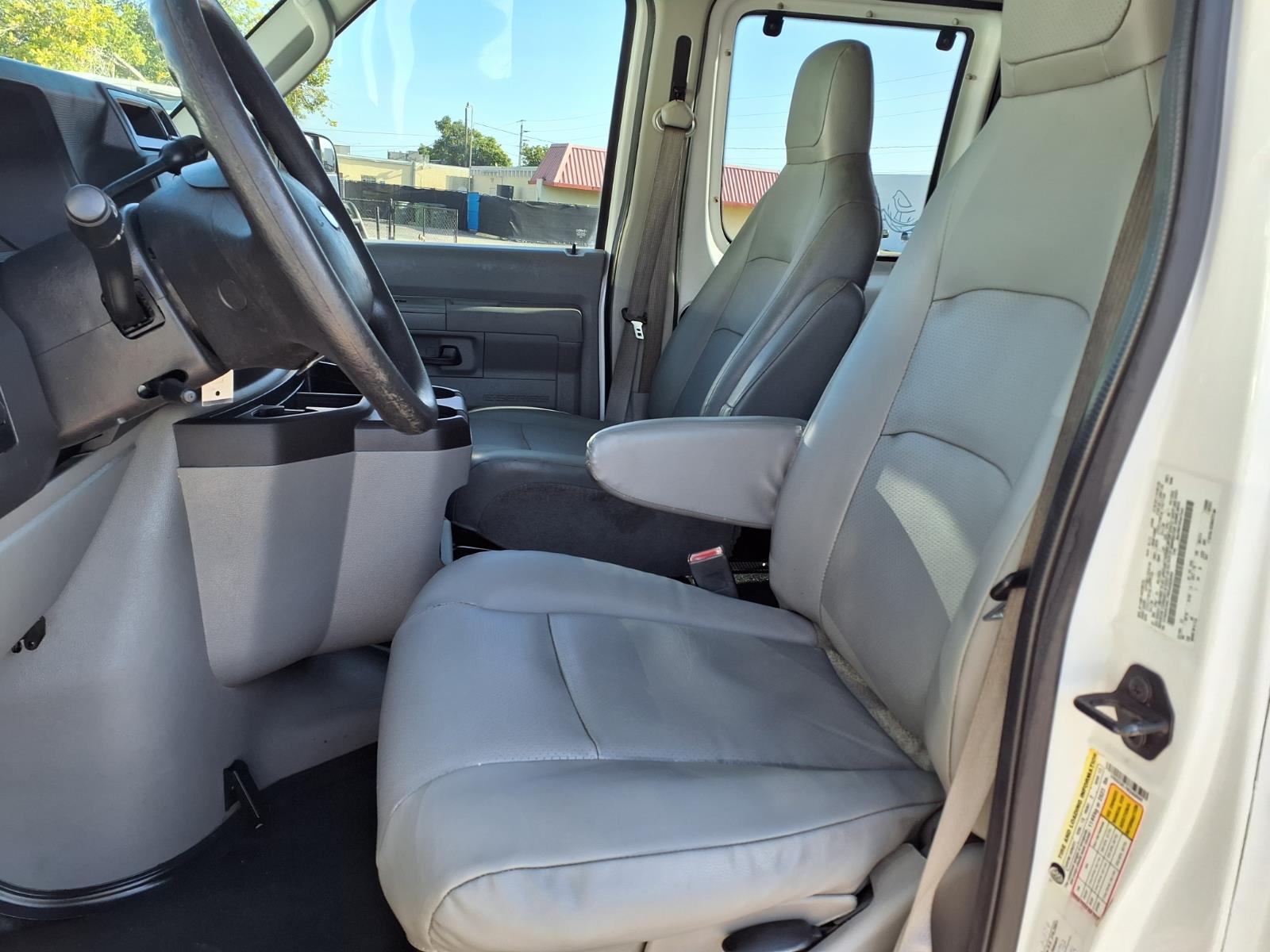 Used 2011 Ford E-350 - photo 15