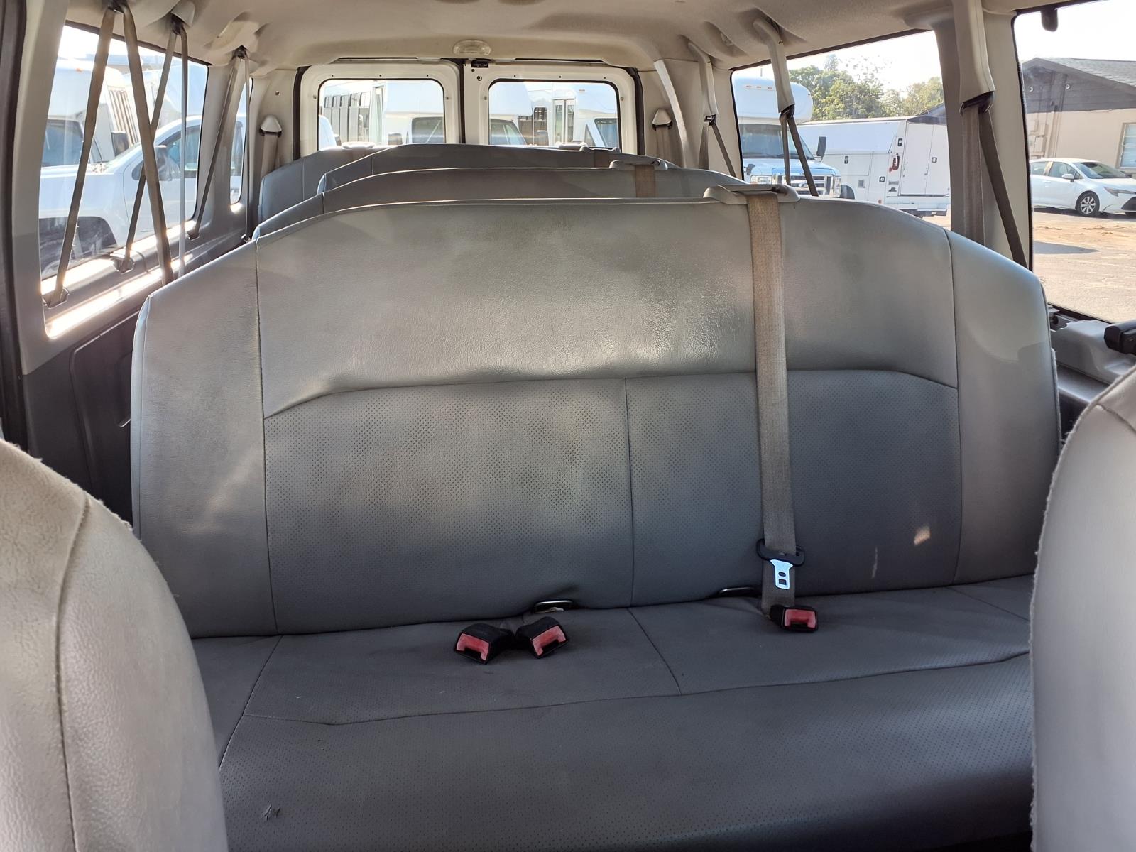 Used 2011 Ford E-350 - photo 17