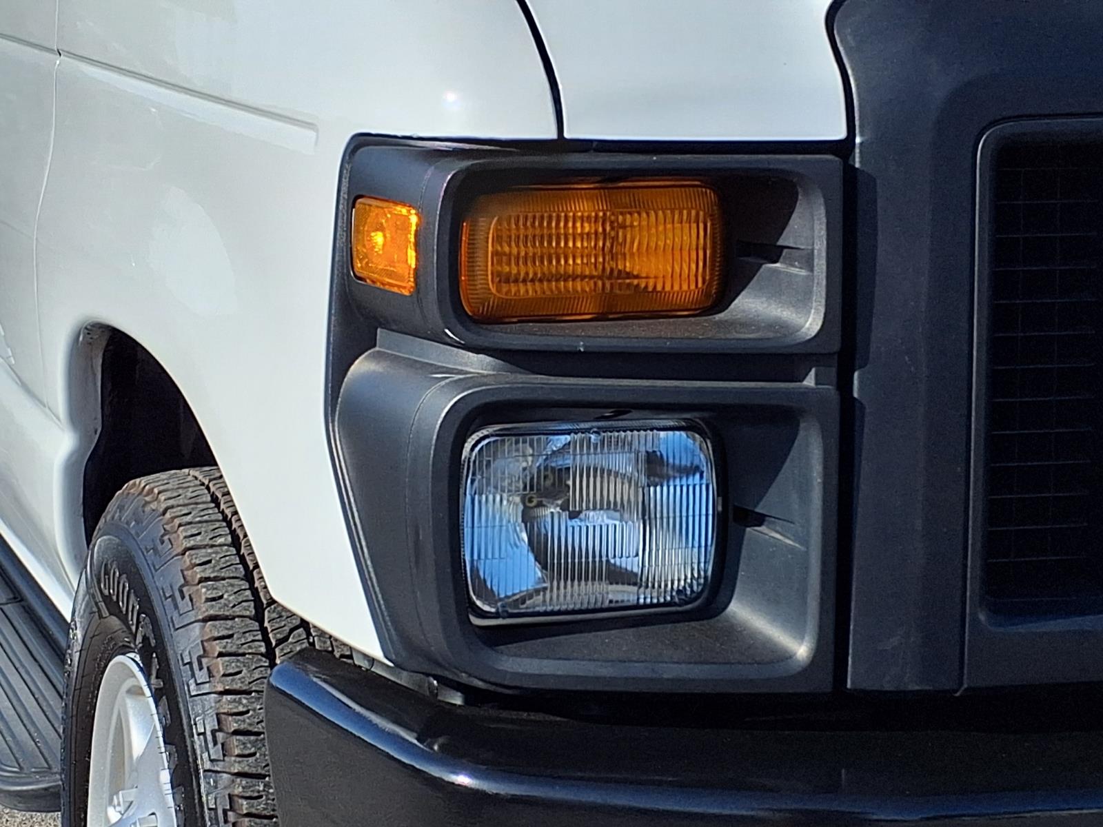 Used 2011 Ford E-350 - photo 2