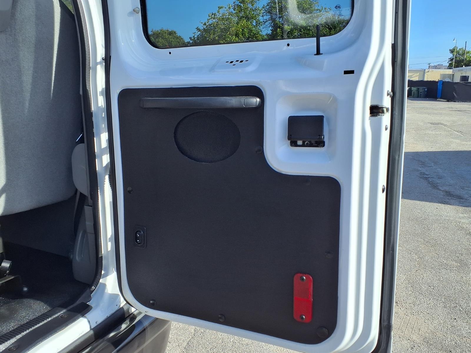 Used 2011 Ford E-350 - photo 23