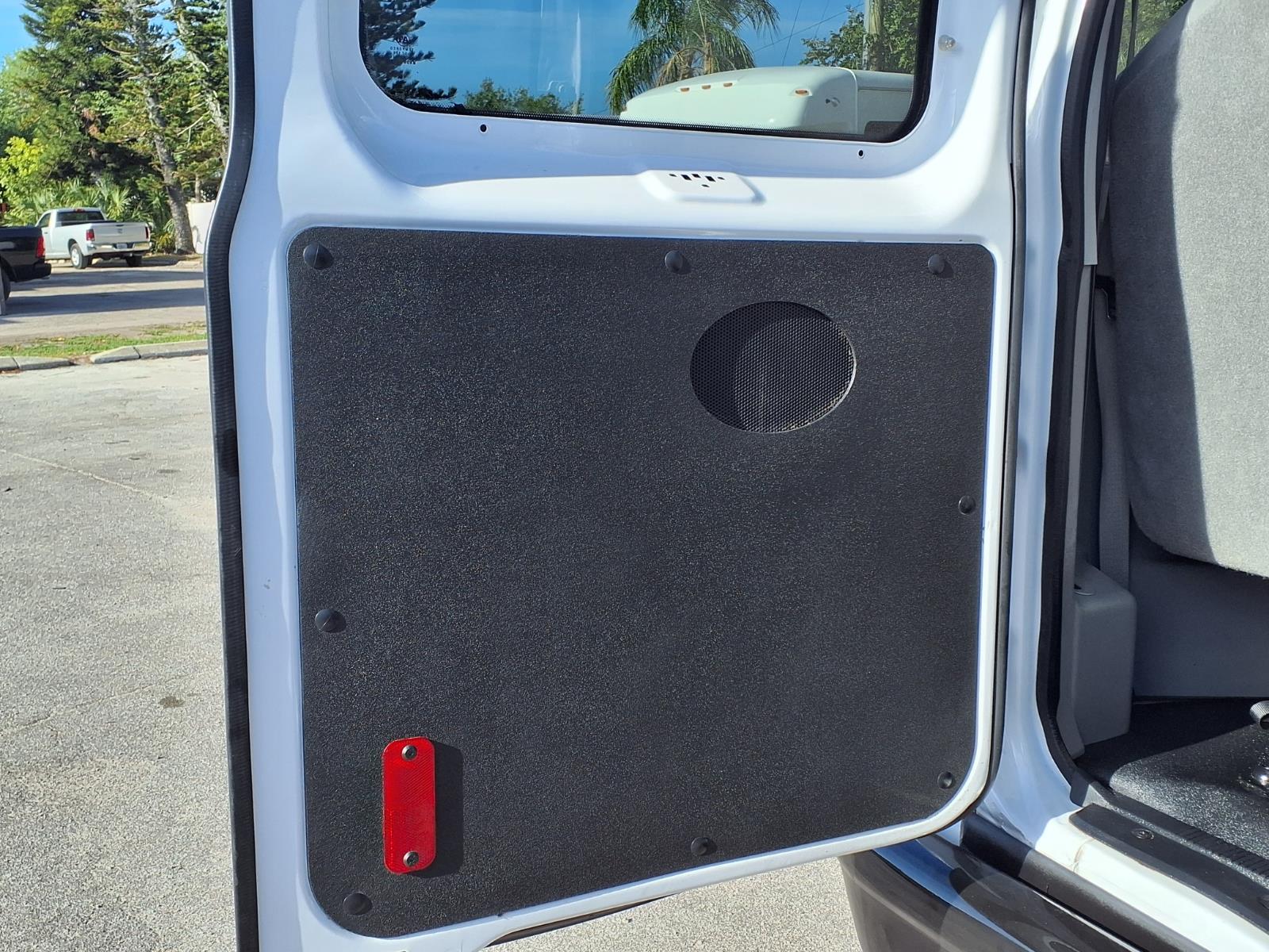 Used 2011 Ford E-350 - photo 24
