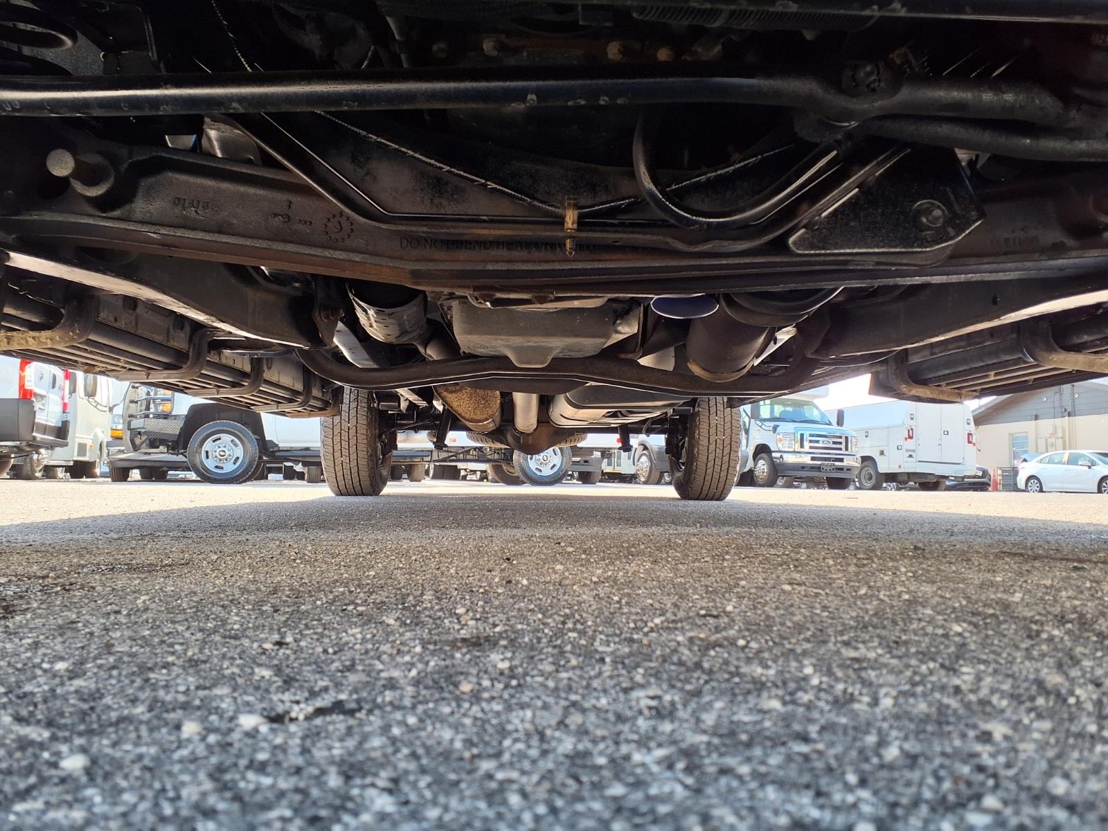 Used 2011 Ford E-350 - photo 27