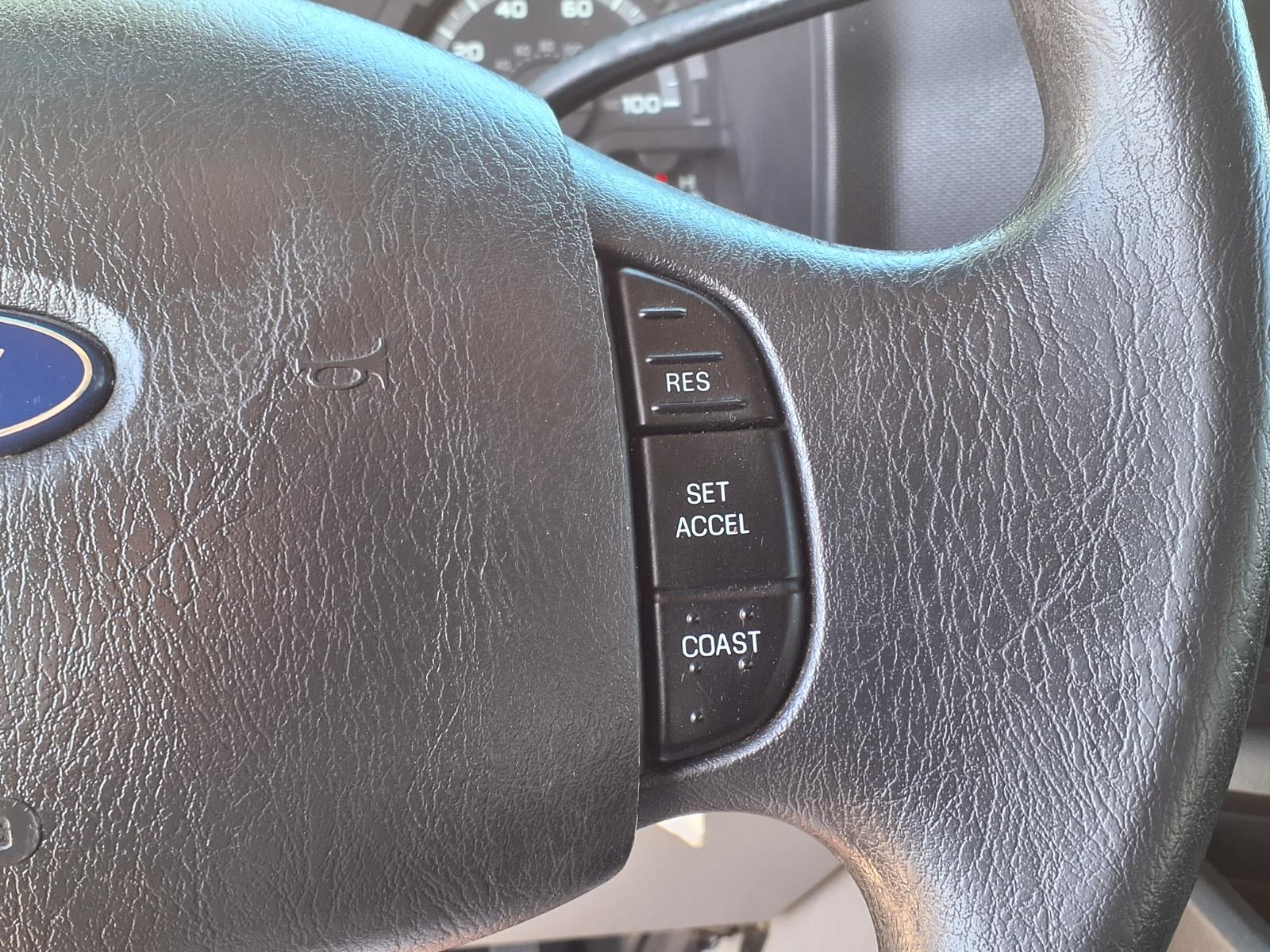 Used 2011 Ford E-350 - photo 30