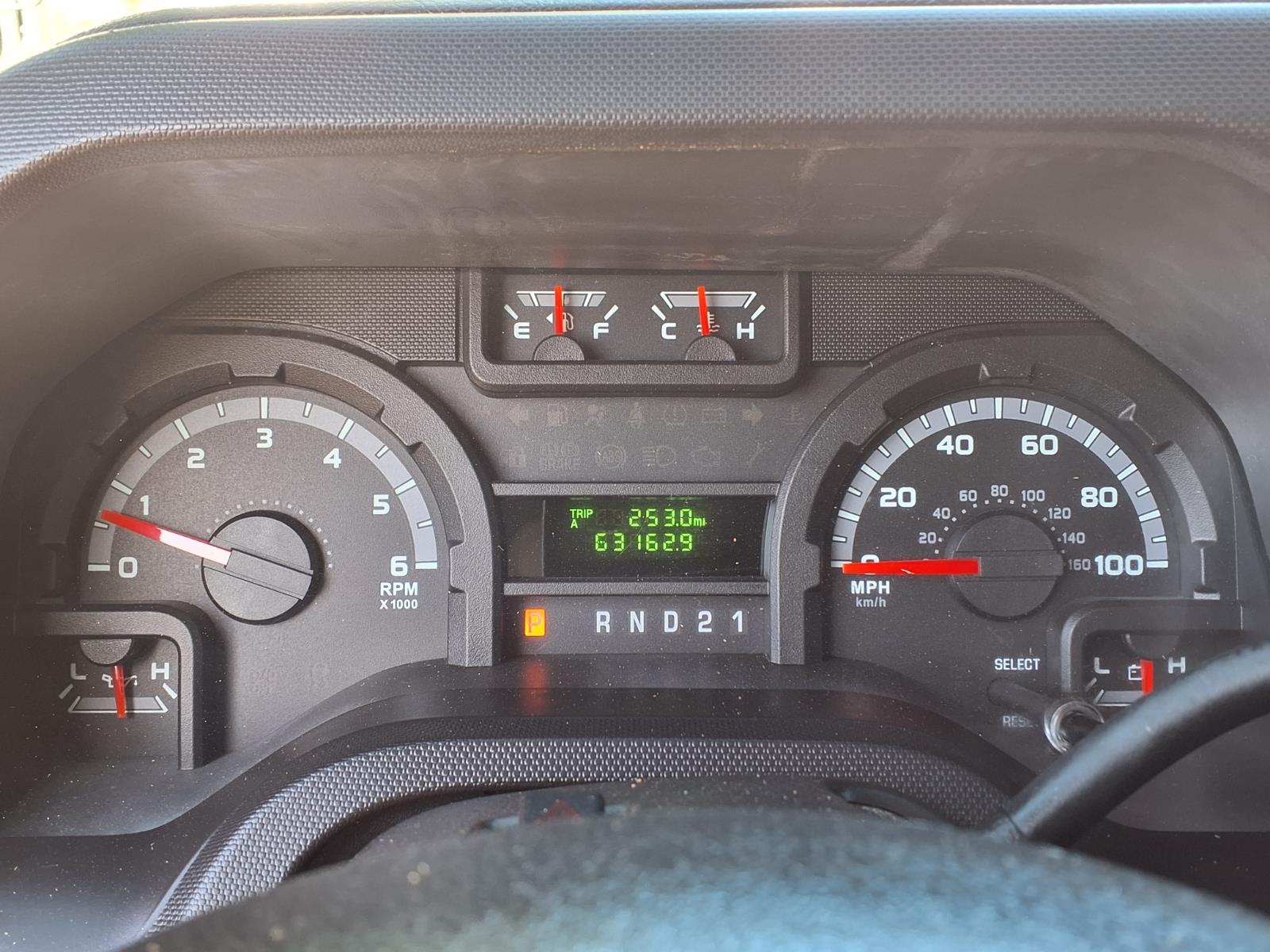 Used 2011 Ford E-350 - photo 31