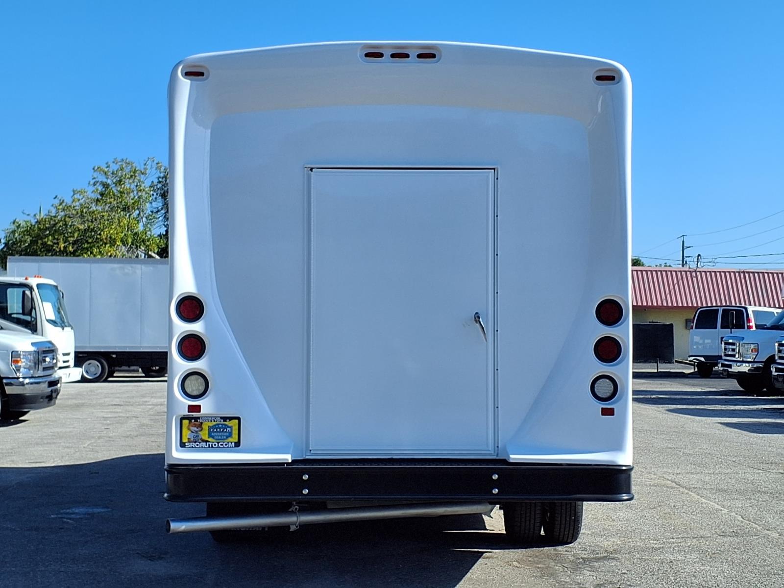 Used 2017 Ford E-450 - photo 7