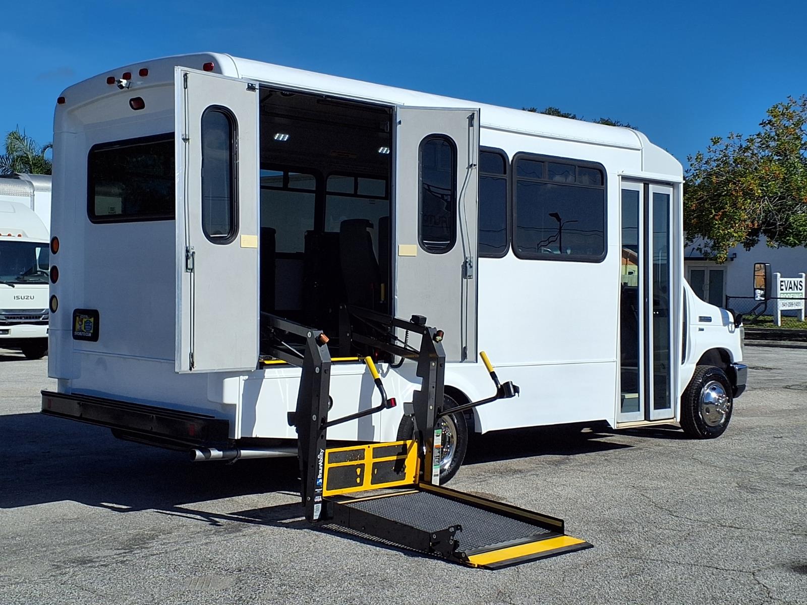 Used 2016 Ford E-350 Shuttle Bus - photo 10