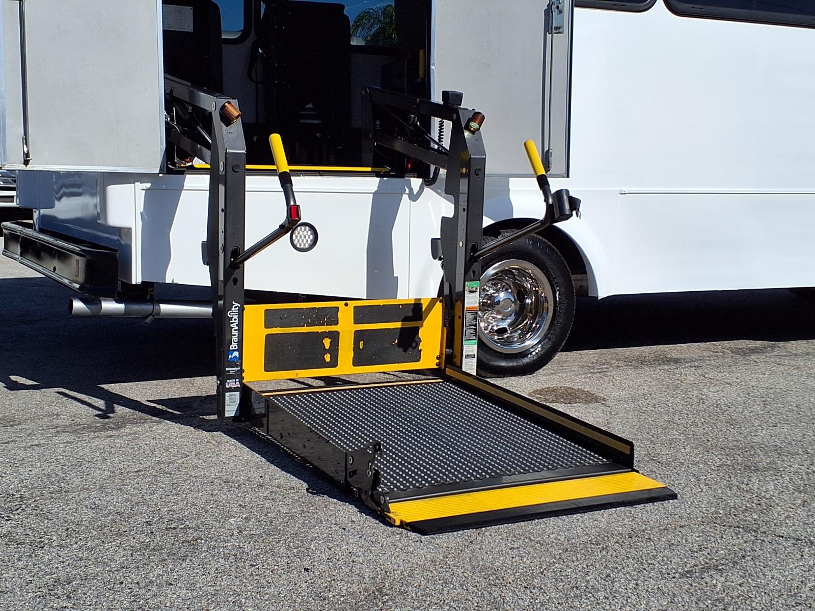 Used 2016 Ford E-350 Shuttle Bus - photo 14
