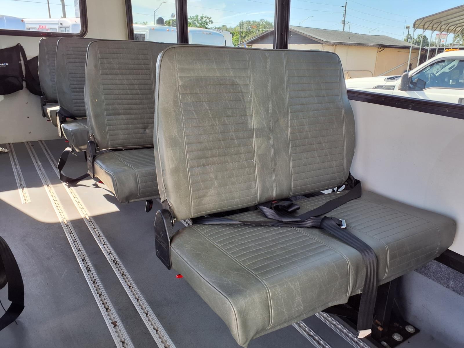 Used 2016 Ford E-350 Shuttle Bus - photo 17