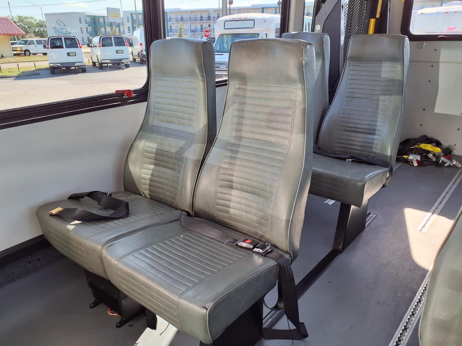 Used 2016 Ford E-350 Shuttle Bus - photo 18