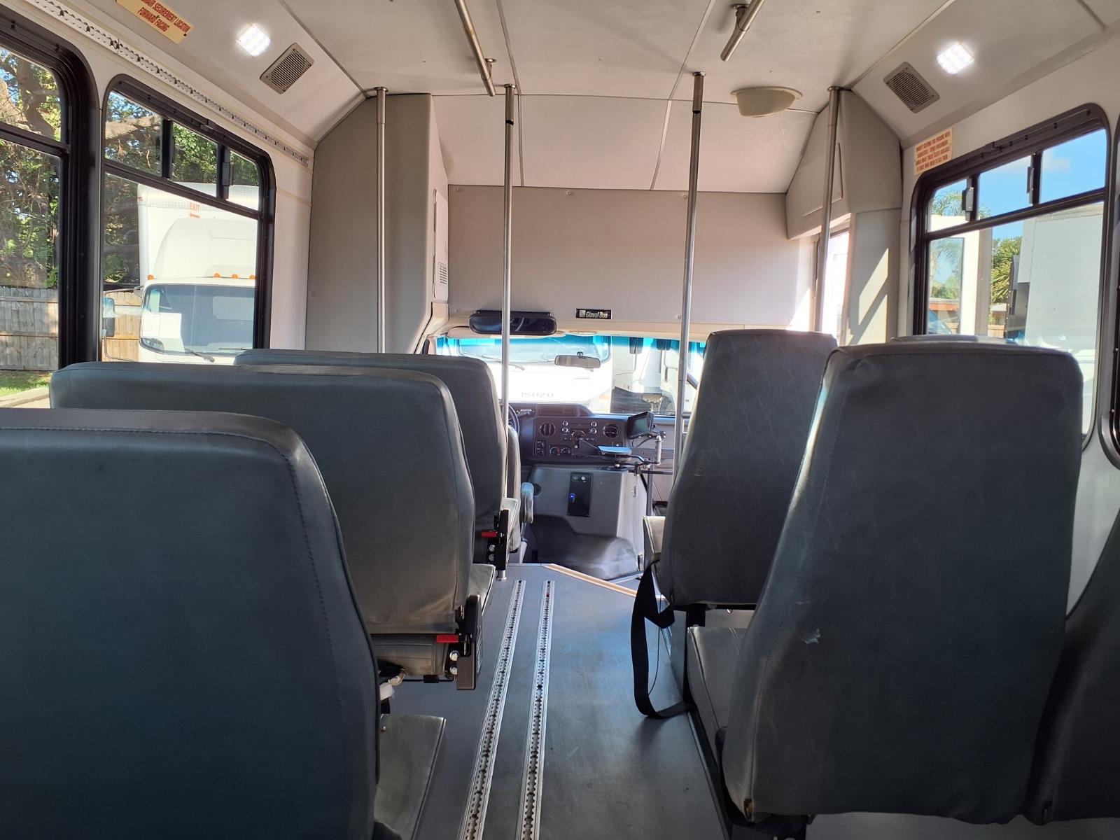 Used 2016 Ford E-350 Shuttle Bus - photo 21