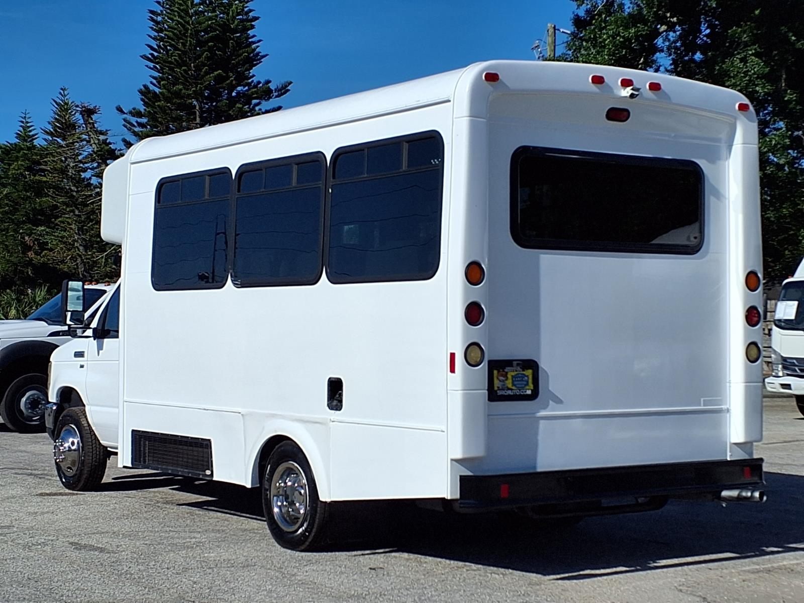Used 2016 Ford E-350 Shuttle Bus - photo 6