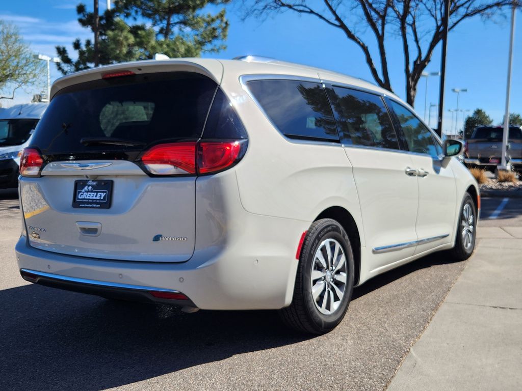 Used 2020 Chrysler Pacifica Limited Minivan - photo 2