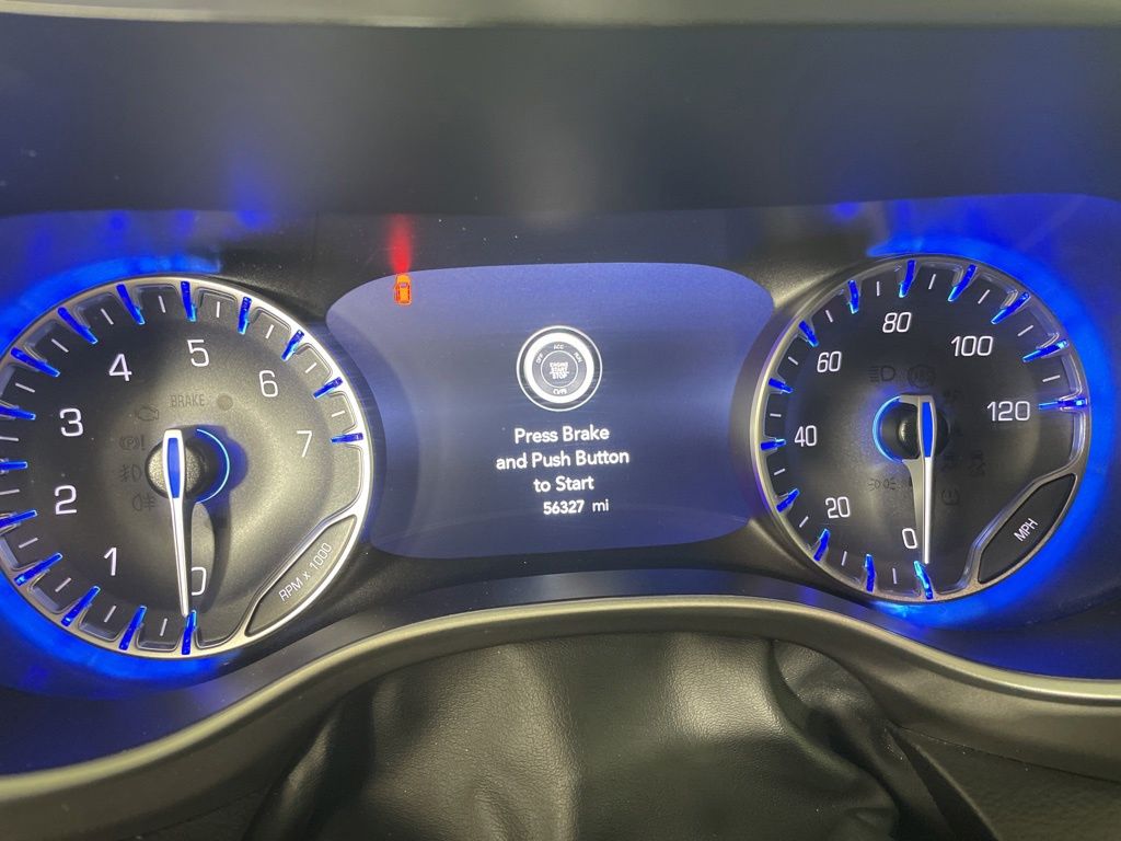 Used 2023 Chrysler Pacifica - photo 7