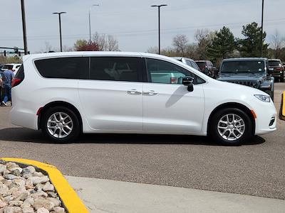 Used 2025 Chrysler Pacifica - photo 1