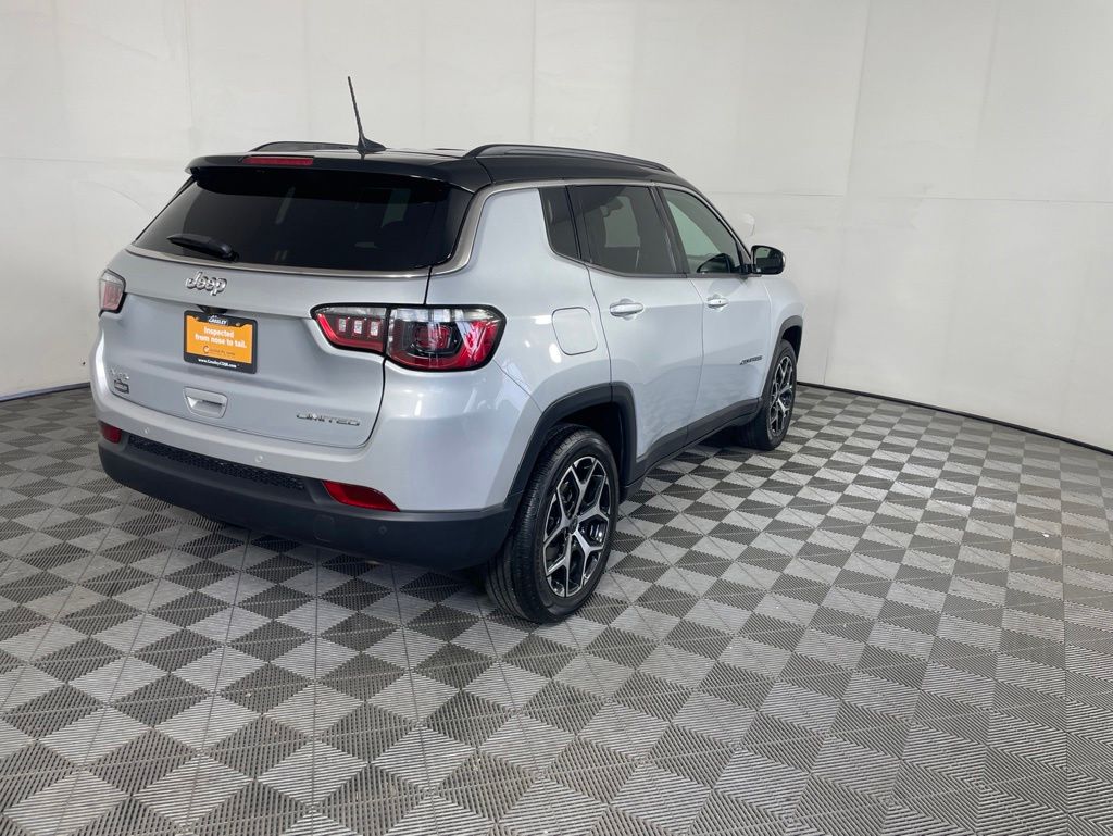 Used 2025 Jeep Compass - photo 18