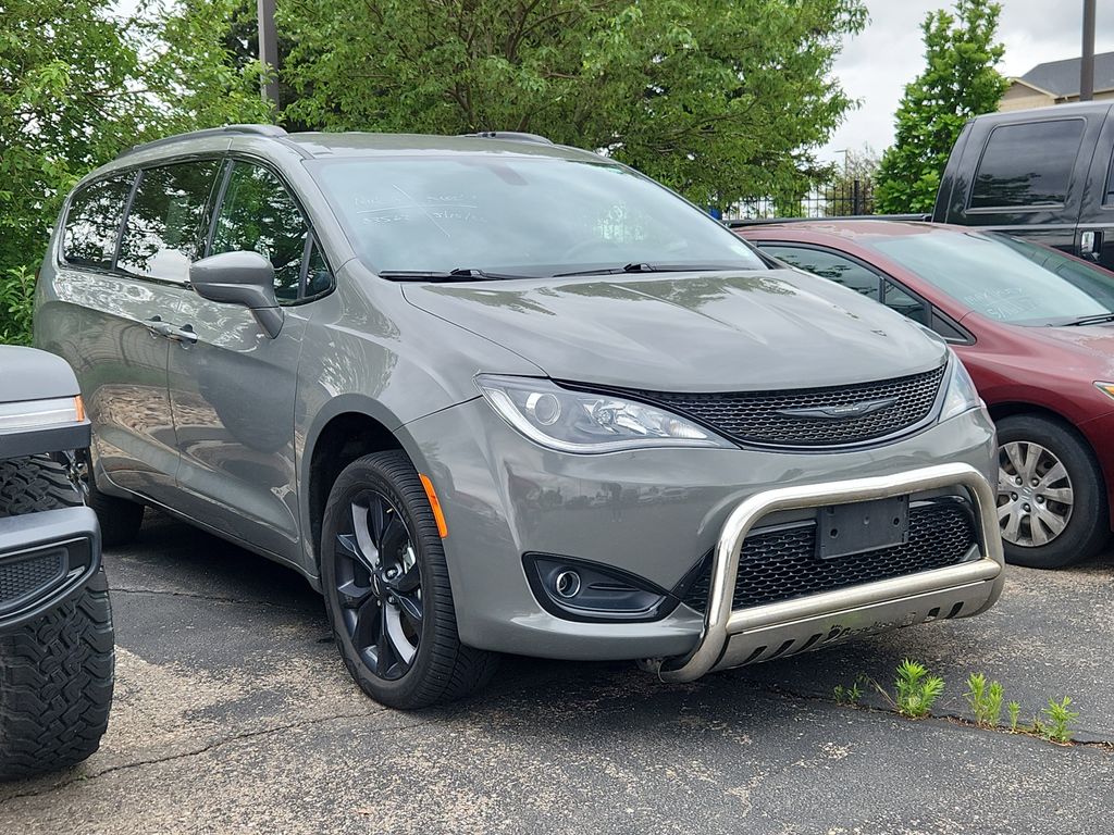 Used 2020 Chrysler Pacifica - photo 1
