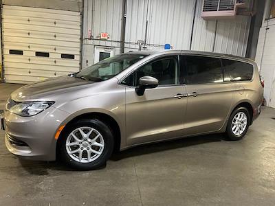 Used 2017 Chrysler Pacifica - photo 2