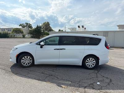 2018 Chrysler Pacifica FWD Minivan for sale #JR355825 - photo 2