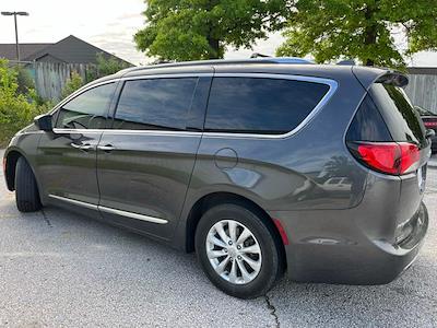 2019 Chrysler Pacifica FWD Minivan for sale #KR593279 - photo 2