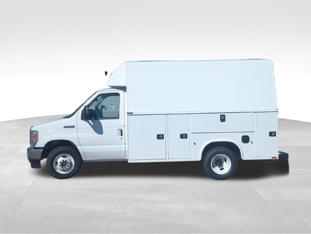 New 2027 Ford E-350 - photo 2