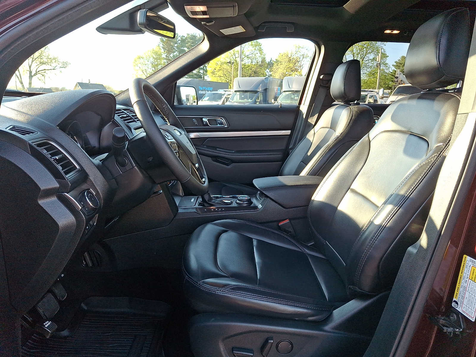 Used 2019 Ford Explorer - photo 16