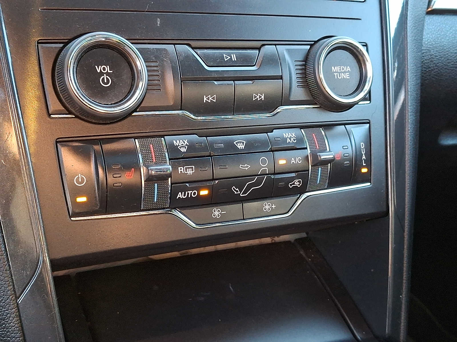 Used 2019 Ford Explorer - photo 19