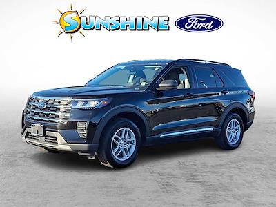 Used 2025 Ford Explorer - photo 2