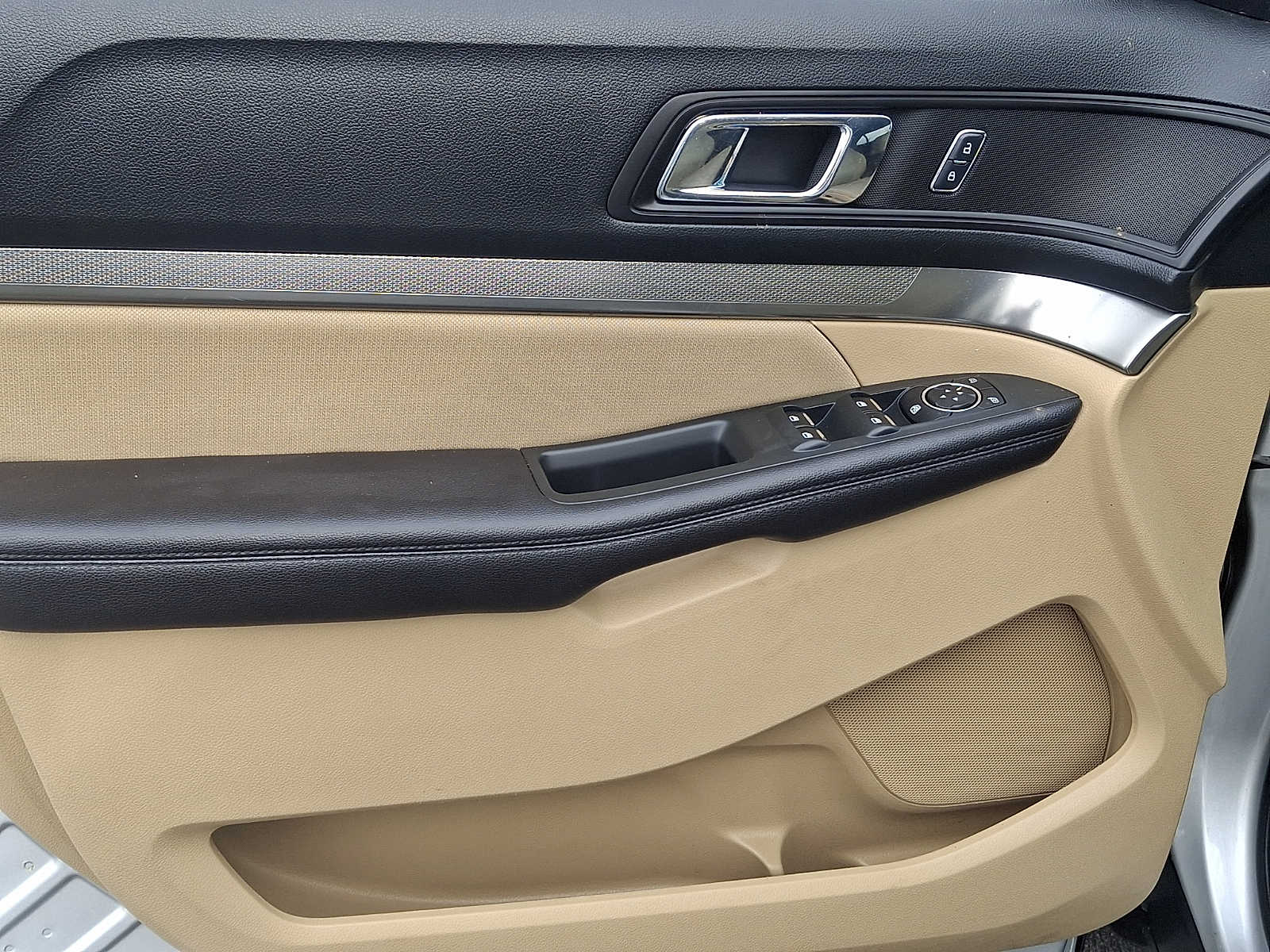 Used 2017 Ford Explorer - photo 15