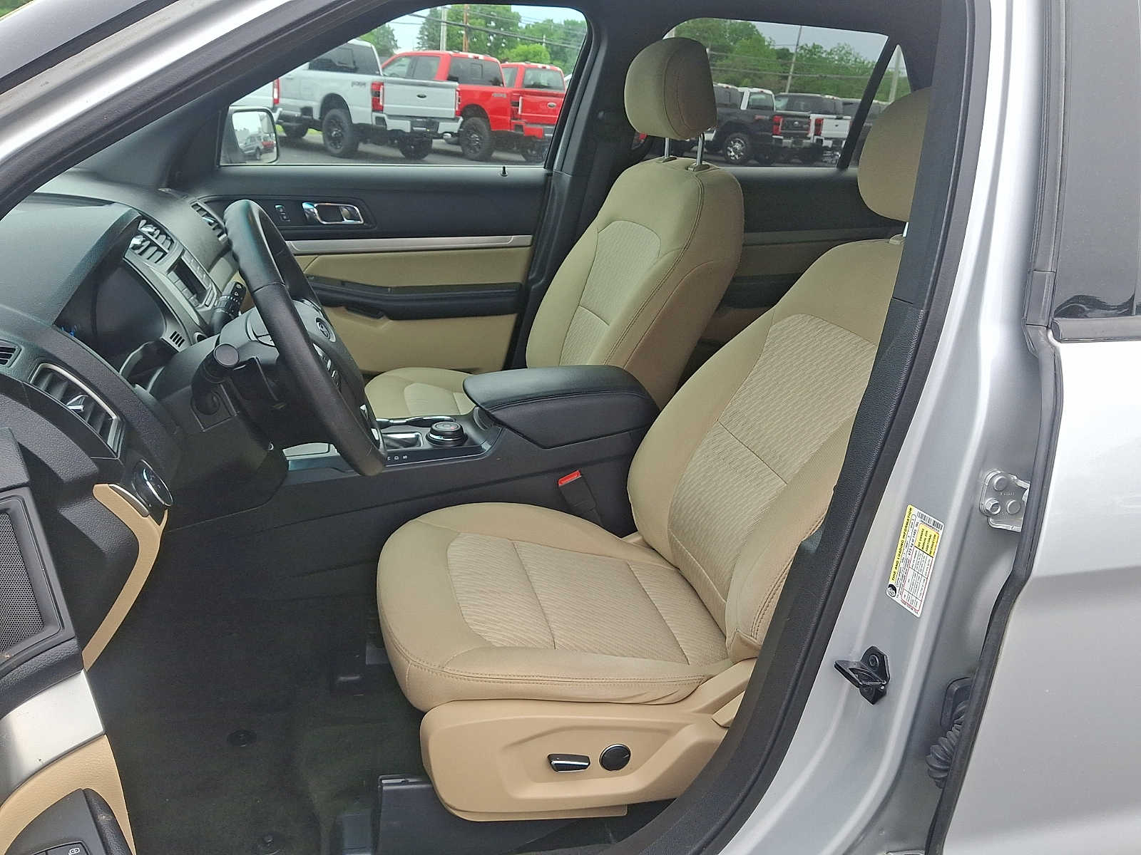 Used 2017 Ford Explorer - photo 16