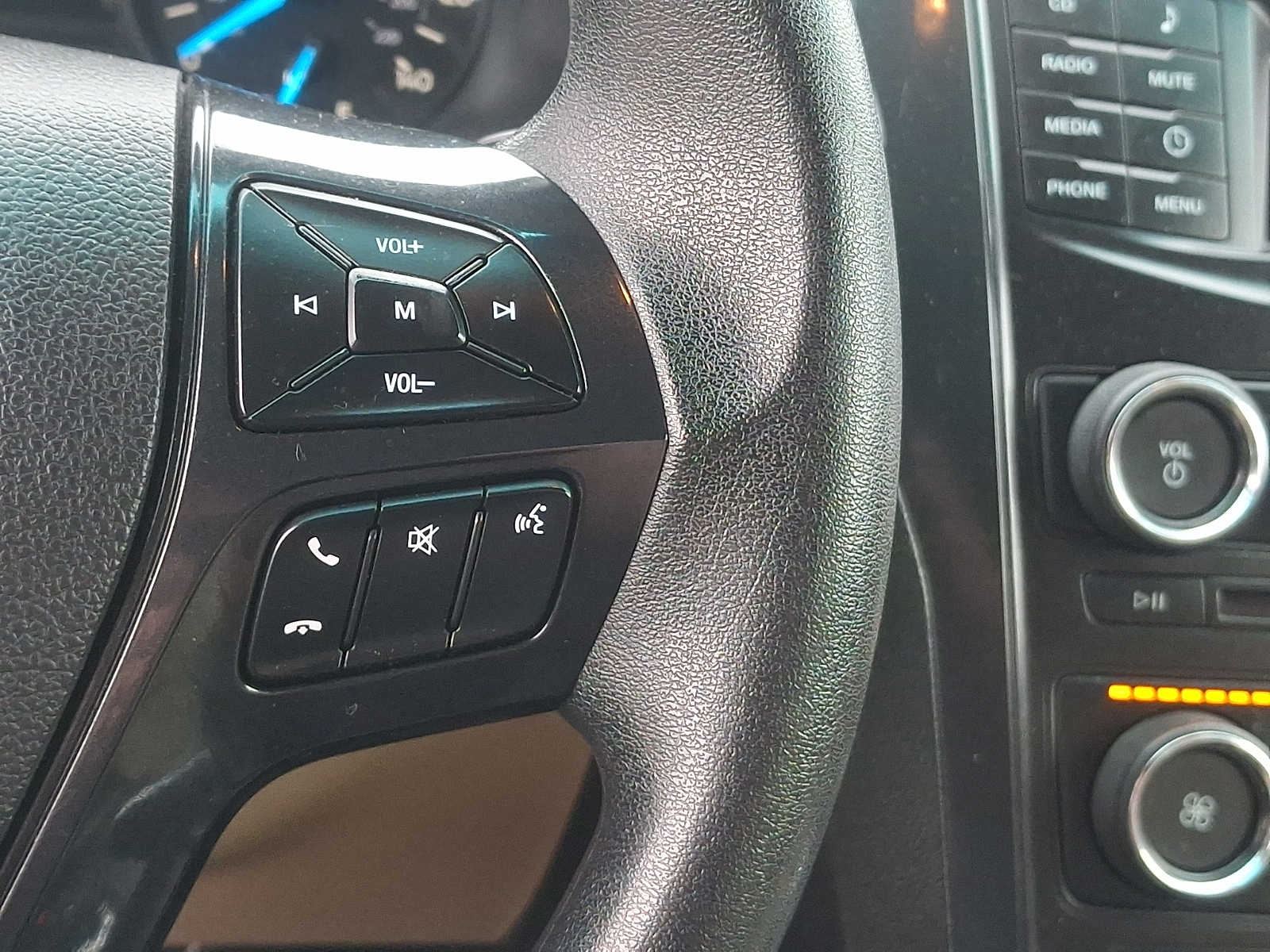 Used 2017 Ford Explorer - photo 24