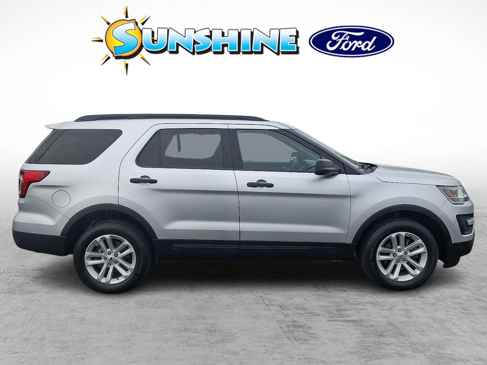 Used 2017 Ford Explorer - photo 9