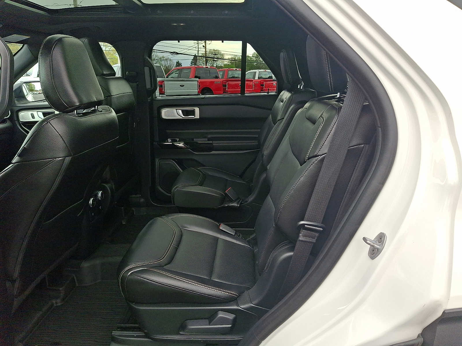 Used 2022 Ford Explorer - photo 12