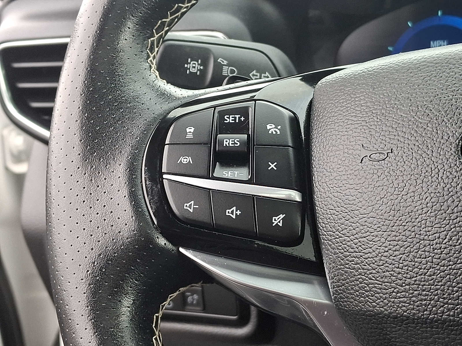 Used 2022 Ford Explorer - photo 26
