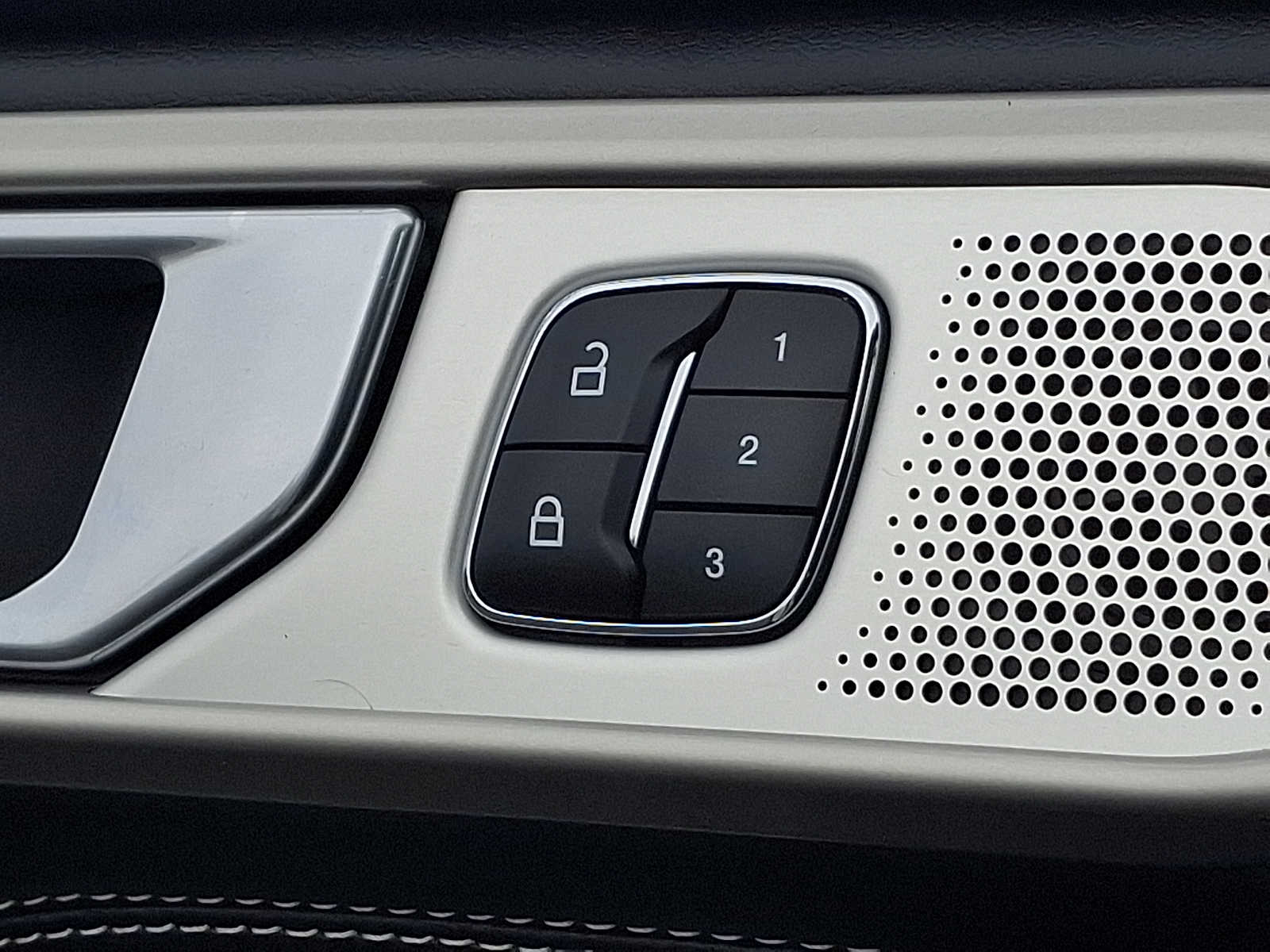 Used 2022 Ford Explorer - photo 29