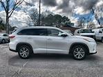 2017 Toyota Highlander FWD SUV for sale #23260547AA - photo 9